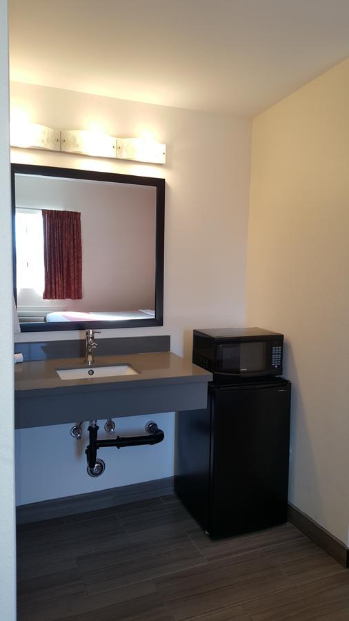 Motel 6 Maple/Main Hesperia Habitación foto